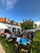 Summer-White-Wine-Party mit Spanferkelessen am Weingut